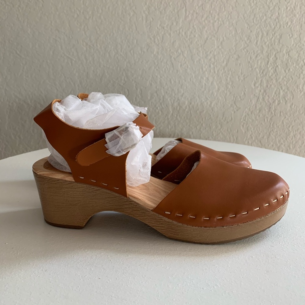 Clog Heels (Size 9). Brand New and Never Worn! Tan   2 inch heel